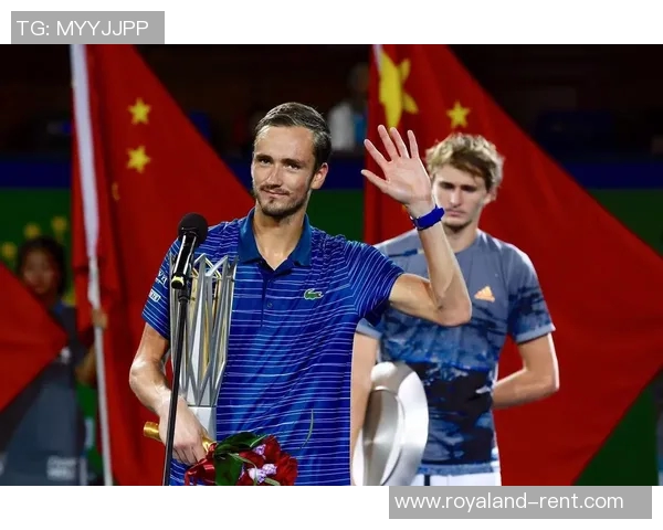 上海足球队以68分领跑大师赛积分榜展现强劲实力